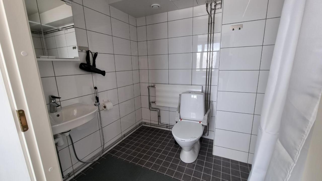 Gasthaus Vanha-Merivartioasema Котка Экстерьер фото